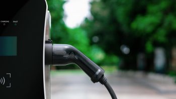 Comment les bornes de recharge transforment l’attractivité des magasins